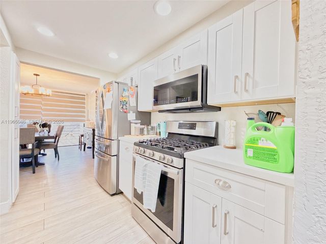 7034 SW 112th Ct, Miami, FL 33173