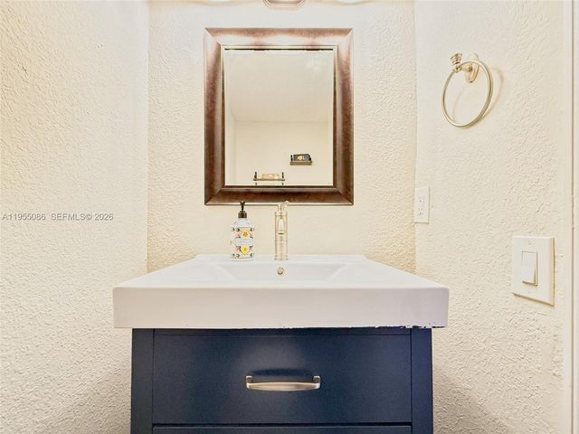 7034 SW 112th Ct, Miami, FL 33173