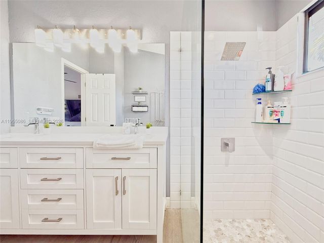 7034 SW 112th Ct, Miami, FL 33173