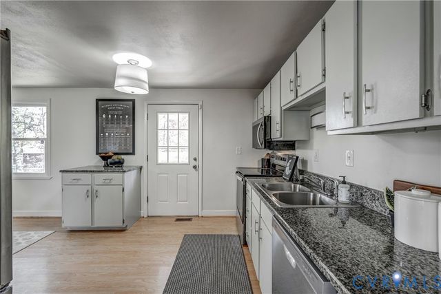 9725 Laurel Pine Dr, Henrico, VA 23228