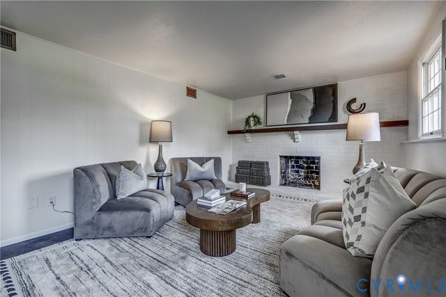 9725 Laurel Pine Dr, Henrico, VA 23228