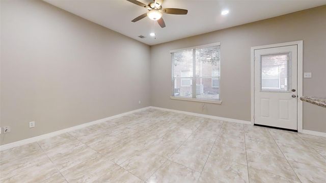 9224 Rodney Ray Boulevard 18, Houston, TX 77040