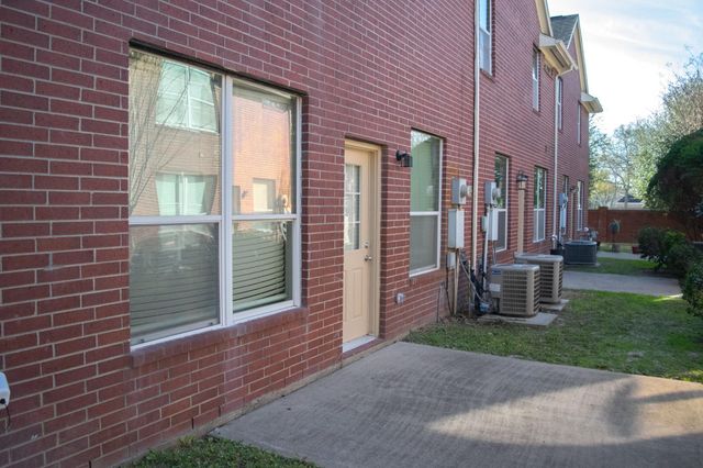 9224 Rodney Ray Boulevard 18, Houston, TX 77040