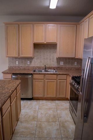 9224 Rodney Ray Boulevard 18, Houston, TX 77040