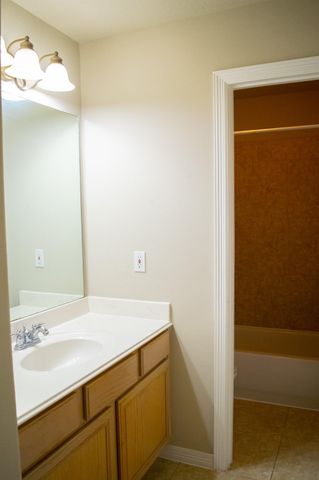9224 Rodney Ray Boulevard 18, Houston, TX 77040