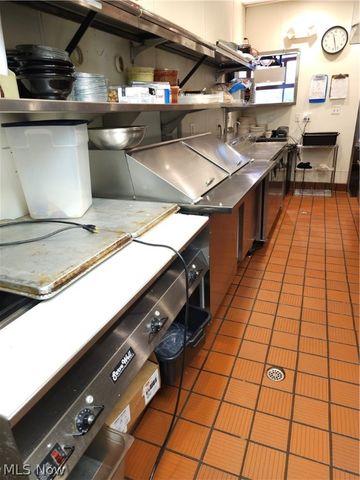 11609 Detroit Avenue, Cleveland, OH 44102