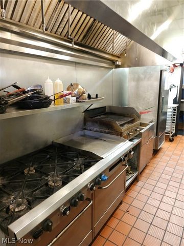 11609 Detroit Avenue, Cleveland, OH 44102