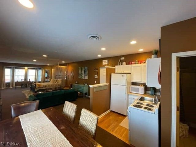 11609 Detroit Avenue, Cleveland, OH 44102