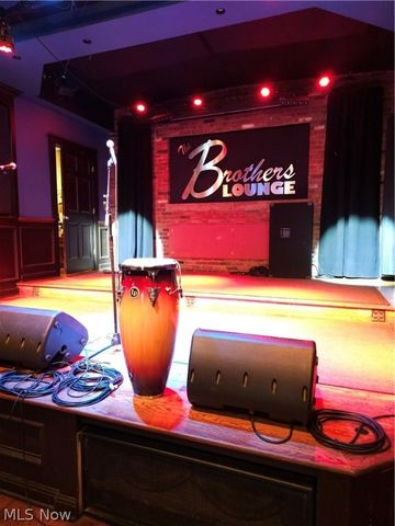 11609 Detroit Avenue, Cleveland, OH 44102