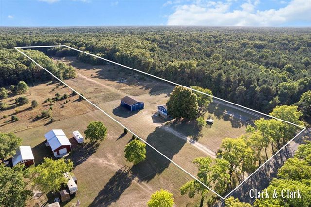 3715 E Skeels Road, Holton, MI 49425