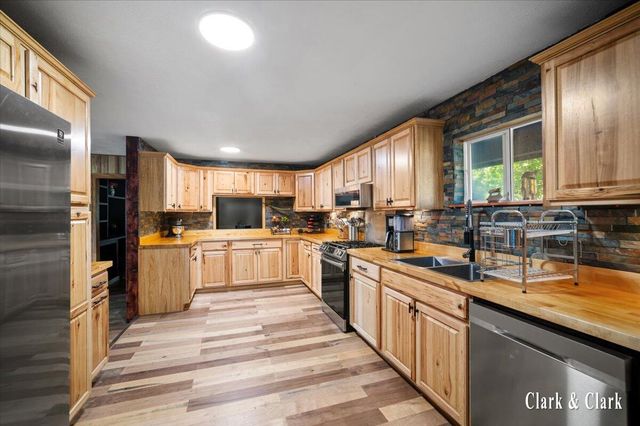 3715 E Skeels Road, Holton, MI 49425