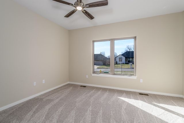 3801 W Broadmoor Street, Springfield, MO 65807