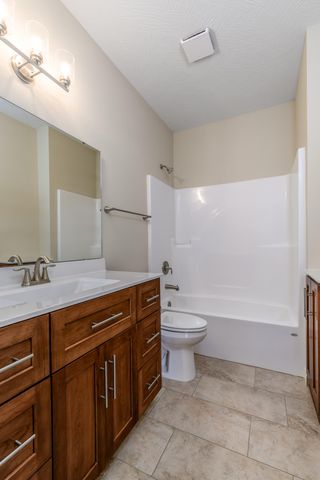 3801 W Broadmoor Street, Springfield, MO 65807