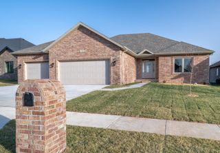 3801 W Broadmoor Street, Springfield, MO 65807