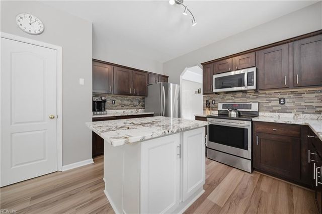 608 September LN, Chesapeake, VA 23322