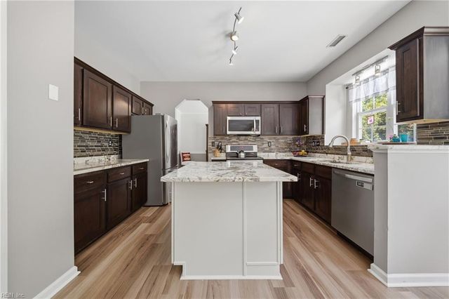 608 September LN, Chesapeake, VA 23322
