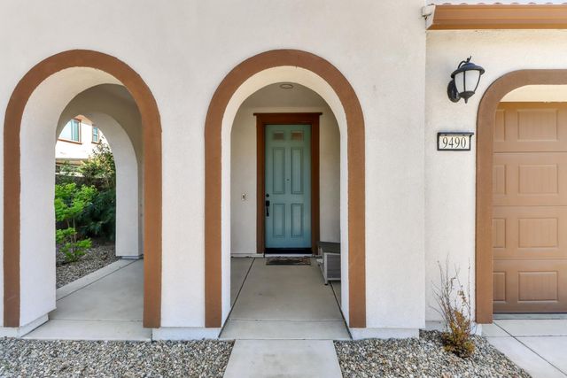 9490 Cheverny Way, Sacramento, CA 95829
