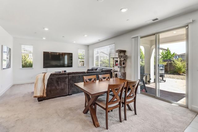 9490 Cheverny Way, Sacramento, CA 95829