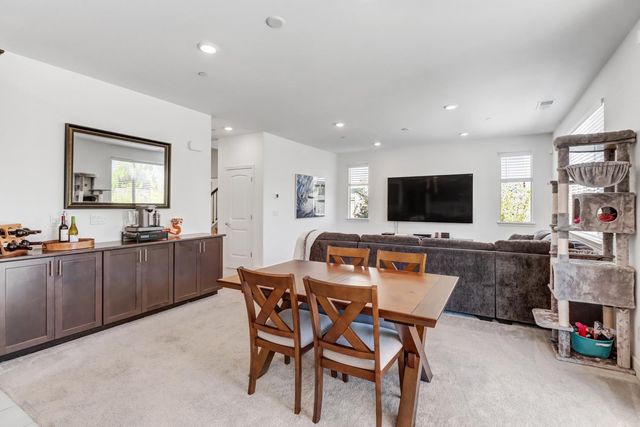 9490 Cheverny Way, Sacramento, CA 95829