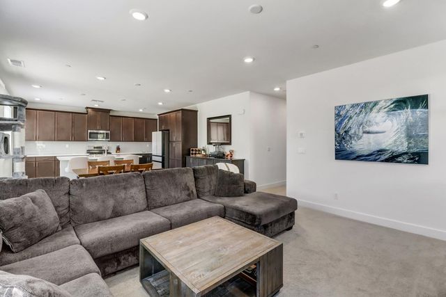 9490 Cheverny Way, Sacramento, CA 95829