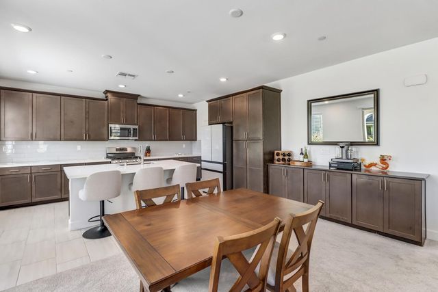 9490 Cheverny Way, Sacramento, CA 95829