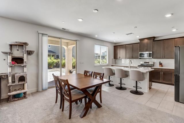 9490 Cheverny Way, Sacramento, CA 95829