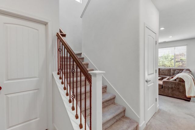 9490 Cheverny Way, Sacramento, CA 95829