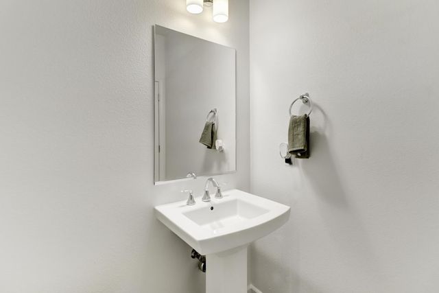 9490 Cheverny Way, Sacramento, CA 95829