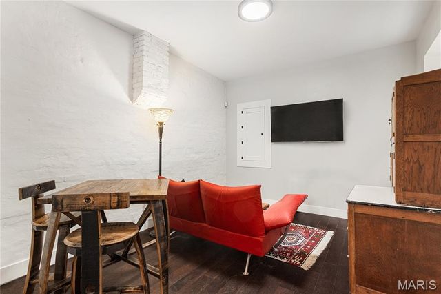 1721 Carroll Street, St Louis, MO 63104