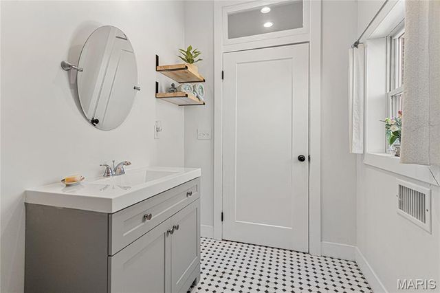 1721 Carroll Street, St Louis, MO 63104