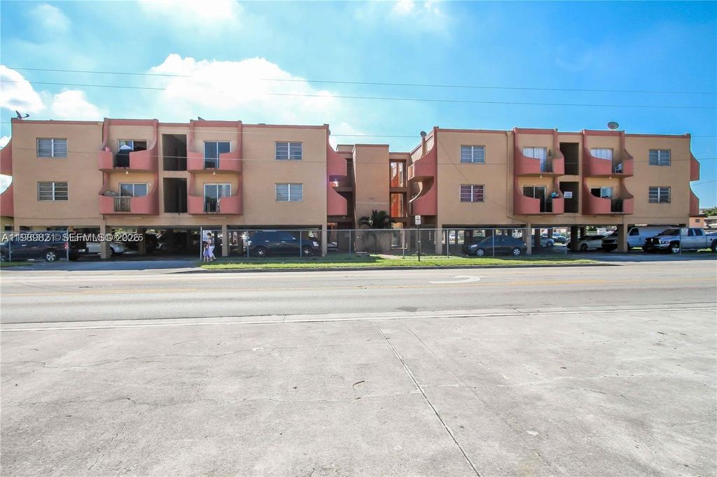 3675 W 11th Ave 320, Hialeah, FL 33012