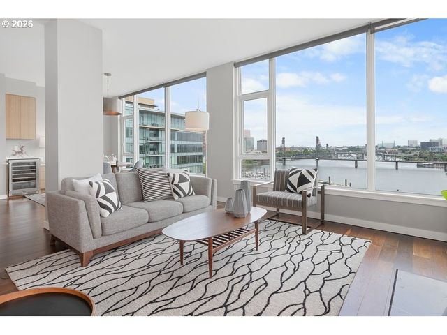 1920 S RIVER Dr E902, Portland, OR 97201