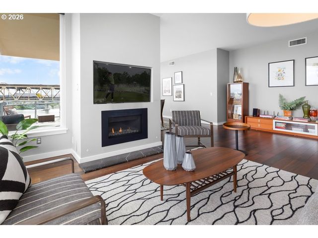 1920 S RIVER Dr E902, Portland, OR 97201