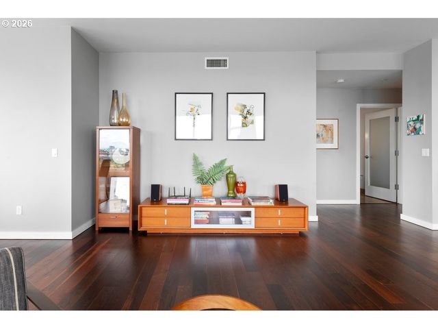 1920 S RIVER Dr E902, Portland, OR 97201