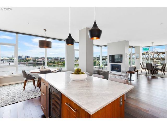 1920 S RIVER Dr E902, Portland, OR 97201