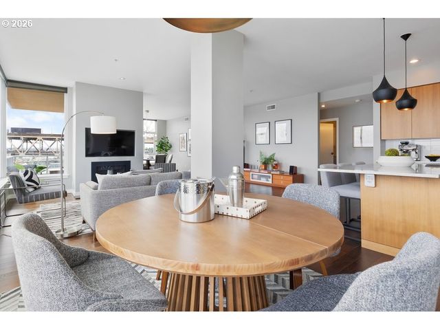 1920 S RIVER Dr E902, Portland, OR 97201