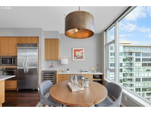 1920 S RIVER Dr E902, Portland, OR 97201