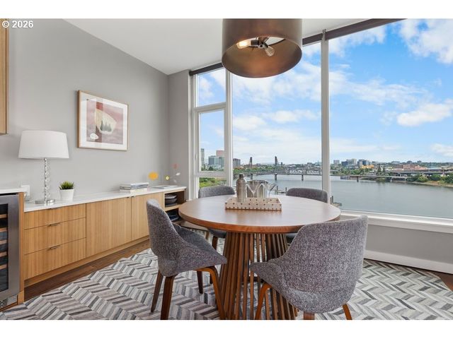 1920 S RIVER Dr E902, Portland, OR 97201