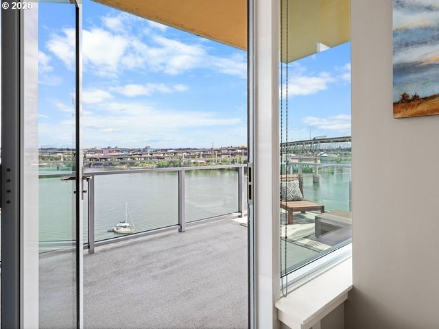 1920 S RIVER Dr E902, Portland, OR 97201