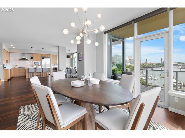1920 S RIVER Dr E902, Portland, OR 97201