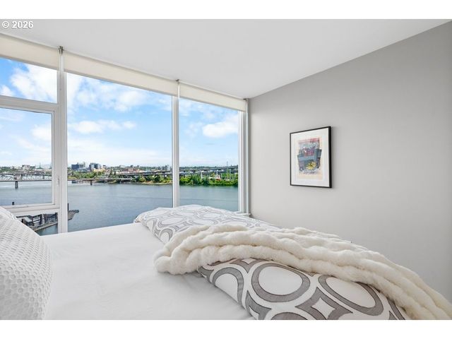 1920 S RIVER Dr E902, Portland, OR 97201