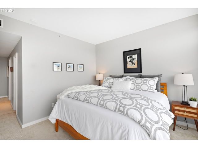 1920 S RIVER Dr E902, Portland, OR 97201