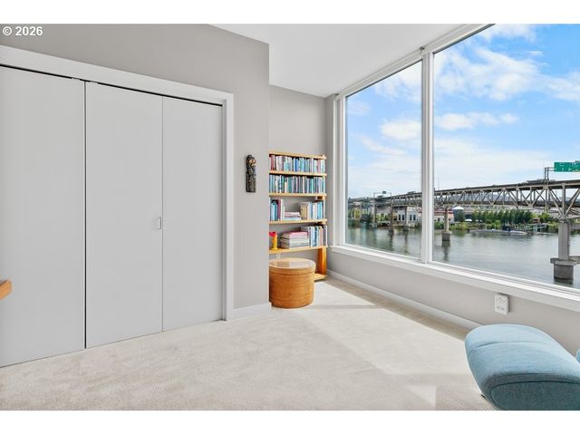 1920 S RIVER Dr E902, Portland, OR 97201