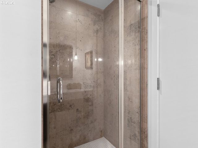 1920 S RIVER Dr E902, Portland, OR 97201