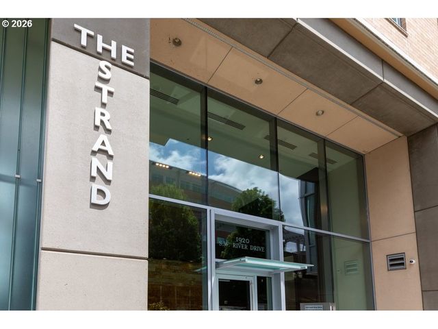 1920 S RIVER Dr E902, Portland, OR 97201