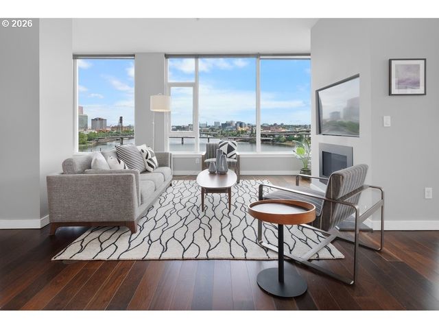 1920 S RIVER Dr E902, Portland, OR 97201