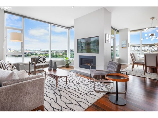 1920 S RIVER Dr E902, Portland, OR 97201