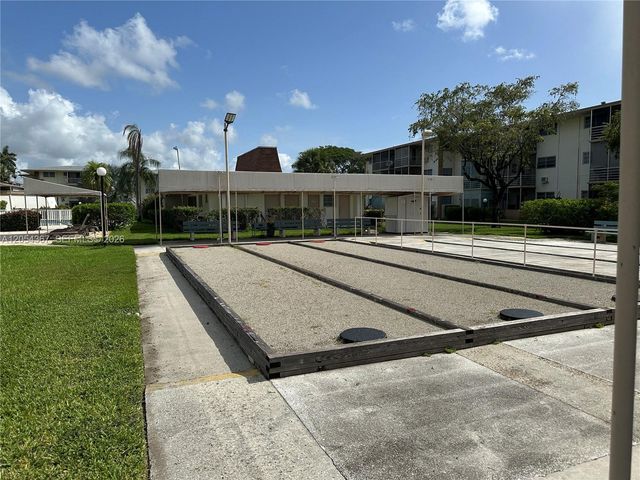 17050 NE 14th Ave 110, Miami, FL 33162
