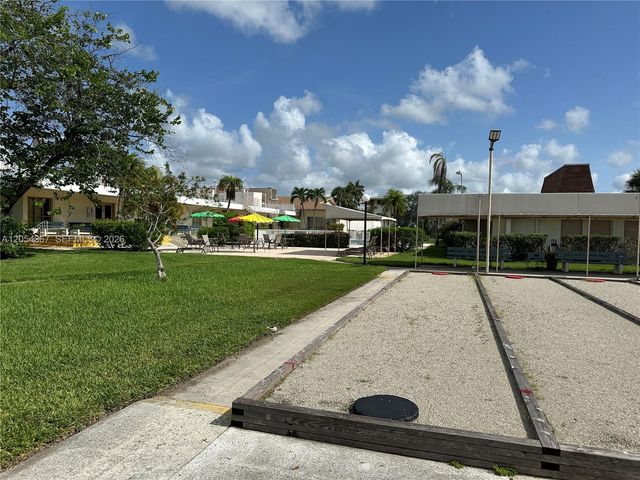 17050 NE 14th Ave 110, Miami, FL 33162