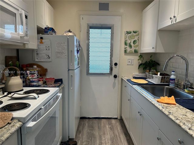 17050 NE 14th Ave 110, Miami, FL 33162